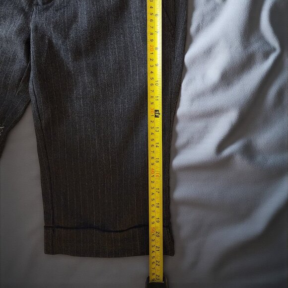 Fox Pinstripe Bermuda Shorts – Size 5 Y2K Career Grunge Style - Picture 8 of 10